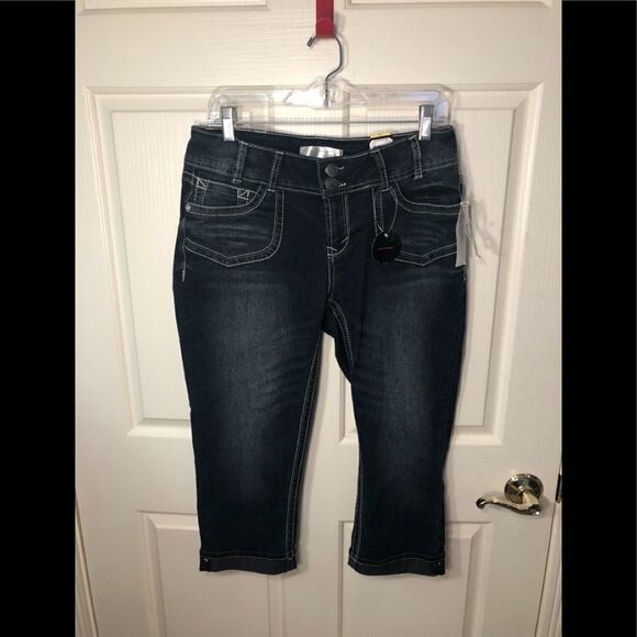 No Boundaries jean capris - Picture 1 of 5